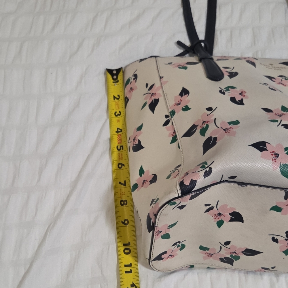 Kate Spade Cream Tote with Pink and Black Floral Design - Picture 4 of 14